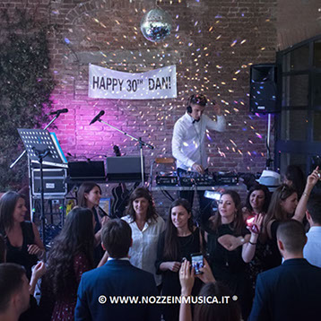 dj set con playlist personalizzata per feste a tema, matrimoni,feste di piazza, sagre,veglione di capodanno