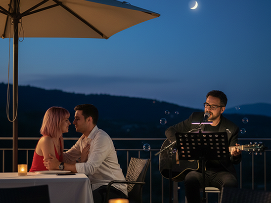 Sotto le stelle si può ascoltare una serenata contemporanea guardandosi negli occhi con amore
