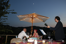 La serenata puo essere organizzata anche per l'anniversario di un vostro caro o per riconquistare un un amore perduto